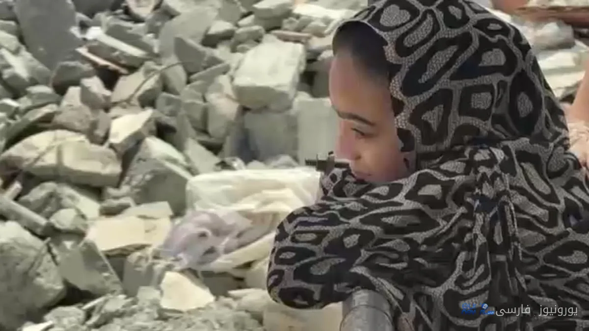کفش‌ها، گوشواره‌ها و خاطرات سوخته؛ روایتی از سوگ بی‌پایان خانواده‌ها در ویرانه‌های مدرسه میناب